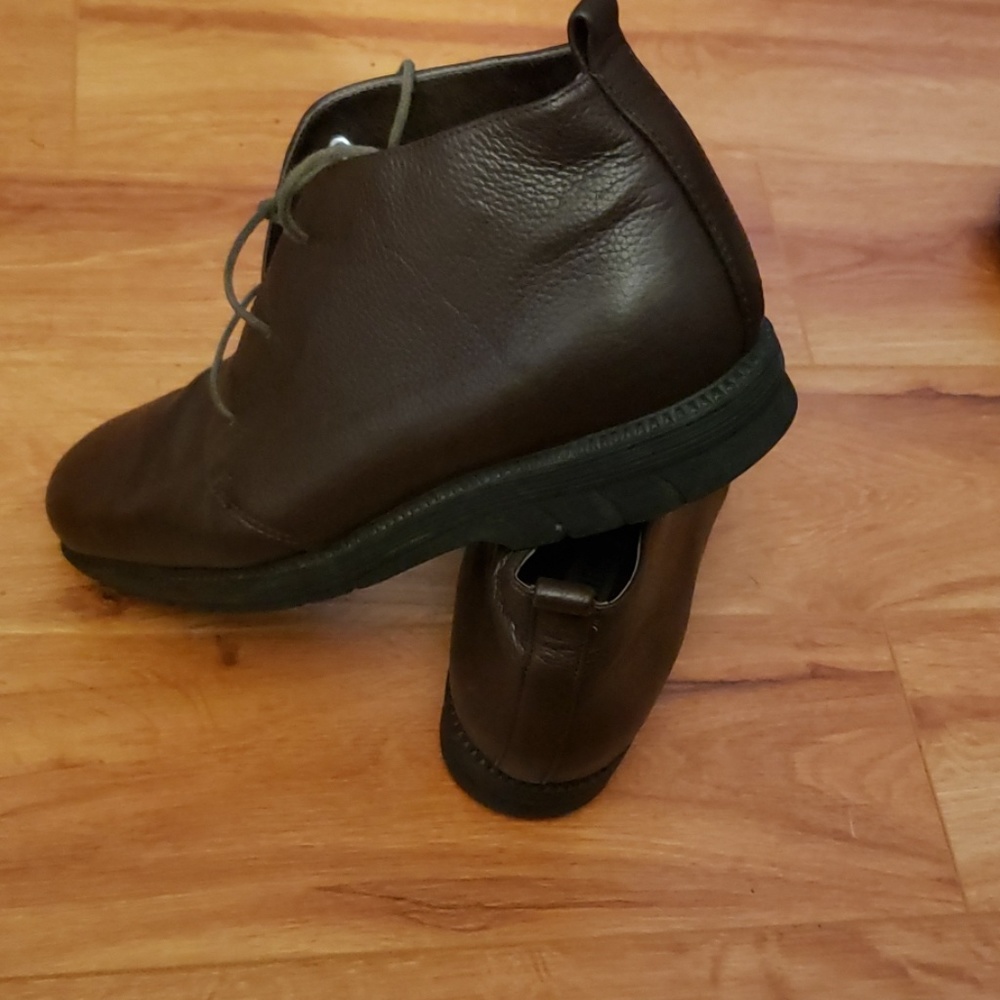 Boots - Picture 3 of 4